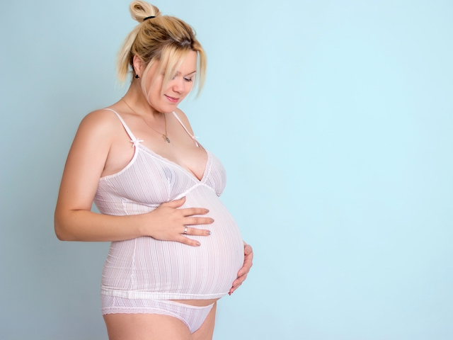 pregnant woman 38 weeks