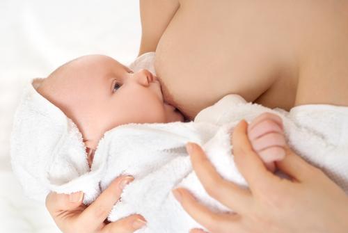 postpartum-postbirth-breastfeeding_mother_baby
