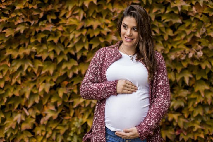 pregnancy trimester milestones pregnant woman