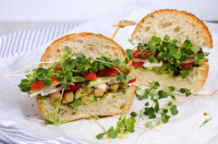 sandwich-with-green-radish-sprouts-crispy-radish-and-cucumber-tomato-with-avocado-dressing-pregnancy
