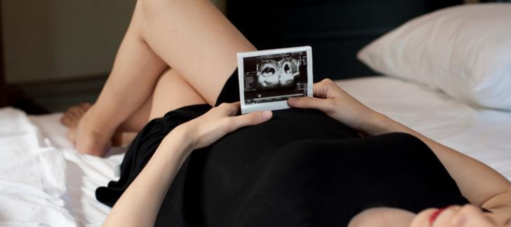 sonogram-pregnant-woman-ultrasound