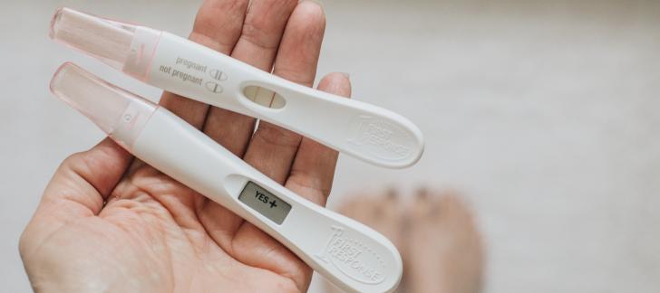 two-positive-negative-pregnancy-tests-next-to-each-other